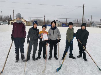 Хоккей в валенках!